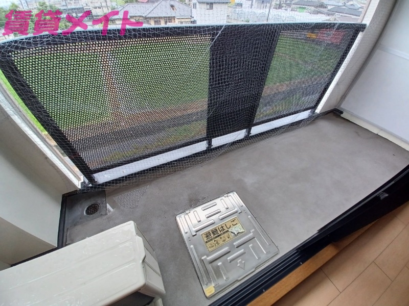 バルコニー　別部屋反転写真です