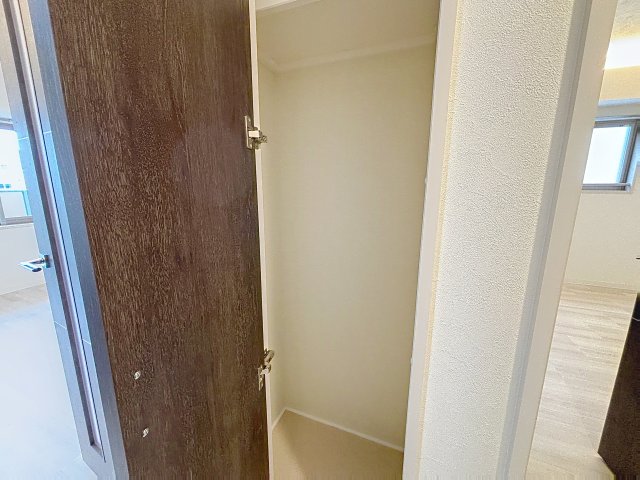 収納　掲載写真は同型モデルを掲載しており実際のお部屋と仕様等が異な