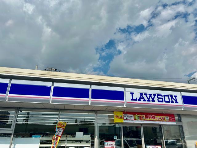 コンビニ　ローソン 姫路市川橋通店（コンビニ）まで720m
