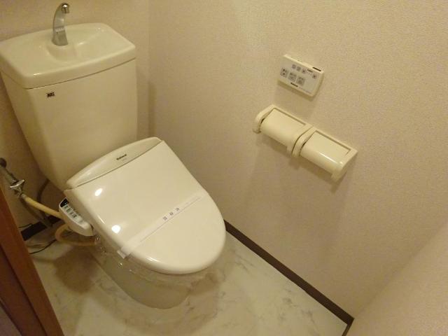トイレ　シャワー付トイレ
