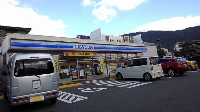 コンビニ　ローソン小倉熊本二丁目店（コンビニ）まで300m