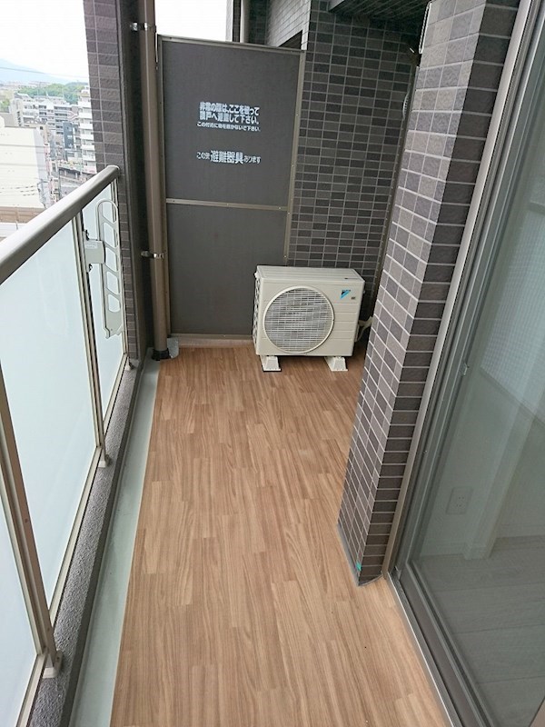 バルコニー　※別部屋参考写真。現状優先です。