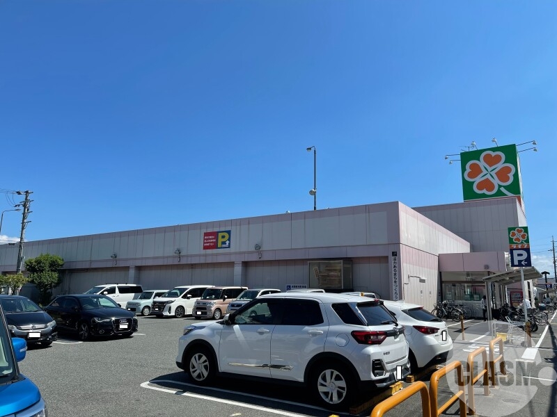 スーパー　ライフ福泉店（スーパー）まで586m