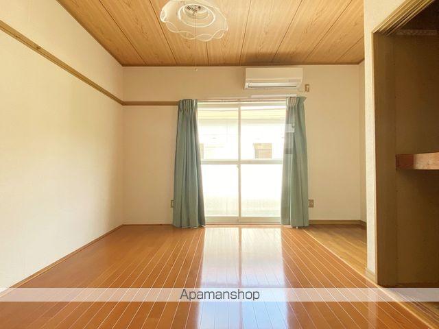 ヴィラベルディCの居間写真