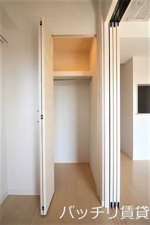 収納　別号室写真の為、現況を優先致します。