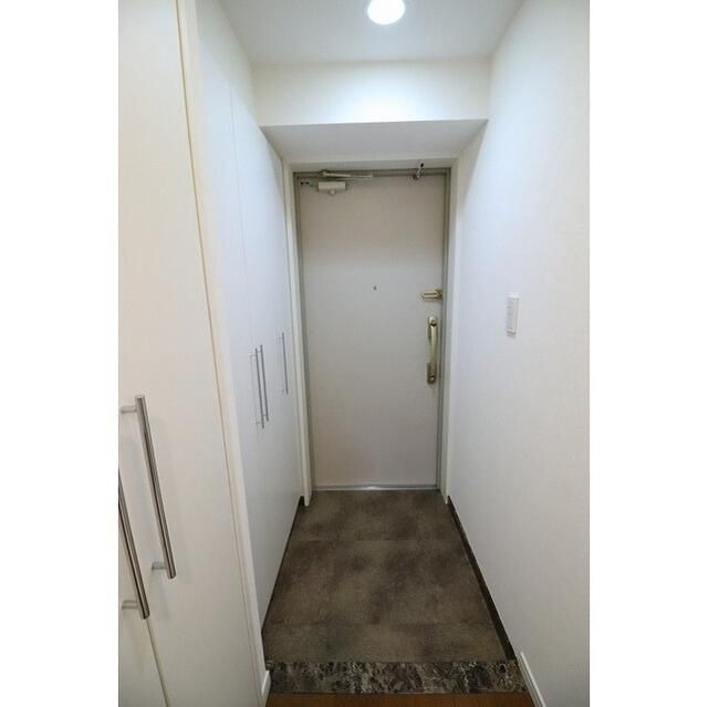 玄関　収納もある玄関です