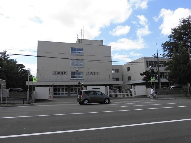 中学校　札幌市立向陵中学校（中学校）まで449m