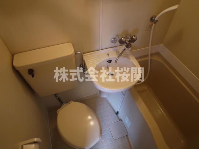 バス・シャワールーム　?