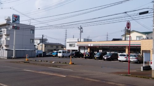 コンビニ　セブンイレブン中沢４丁目店（コンビニ）まで791m