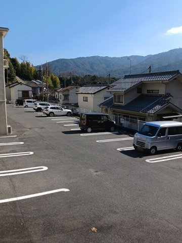 駐車場　車をお持ちの方に嬉しい駐車場付きの物件です