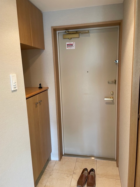 玄関　※別部屋参考写真