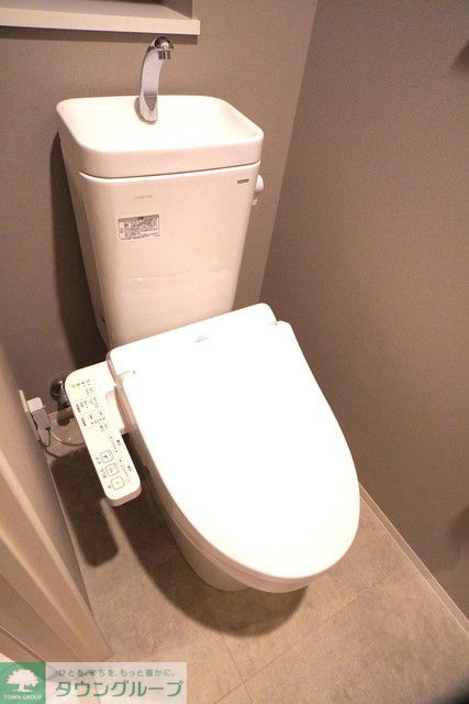 トイレ　※写真は同タイプ住戸です。