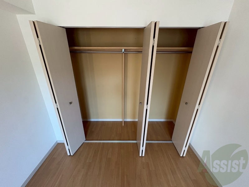 収納　寝室の収納です。部屋がすっきり片付きます。
