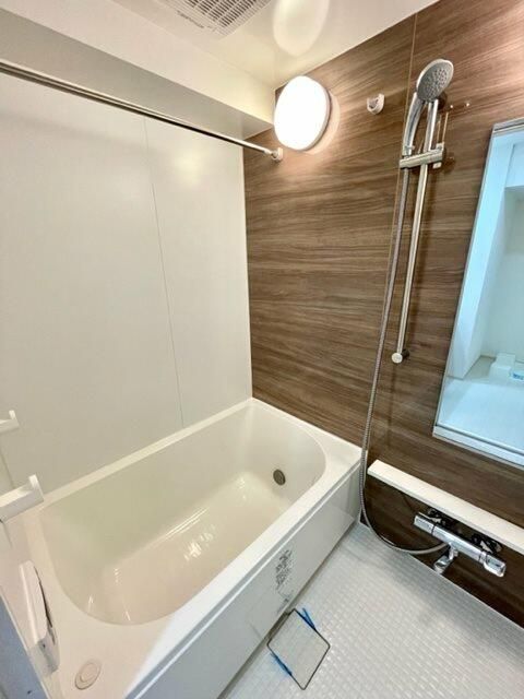バス・シャワールーム　コンパクトで使いやすいお風呂です