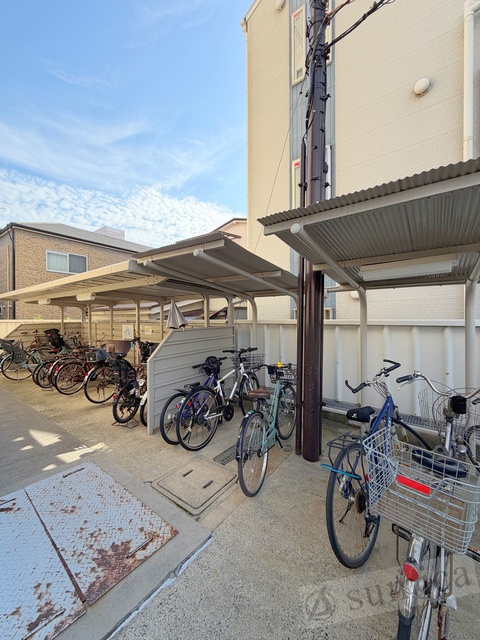 その他共有部分　屋根付き駐輪場が嬉しいです♪♪