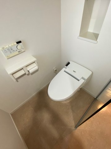 トイレ　401号室のお写真です