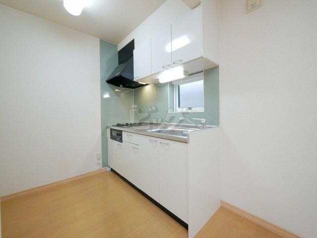 キッチン　作業台との一体感が嬉しいシステムキッチン付きです♪