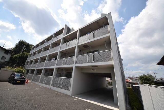 建物外観　★　どっしりとしたマンションで、来客も楽しみです　★
