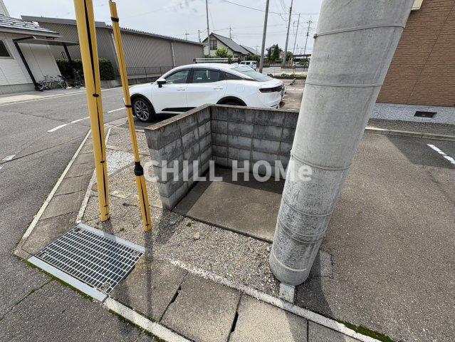 玄関　当社、チルホームのHPもご覧ください(^^)/物件情報多数♪
