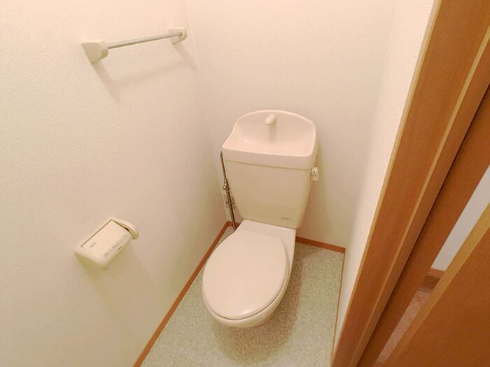 トイレ　ゆったりとした空間のトイレです