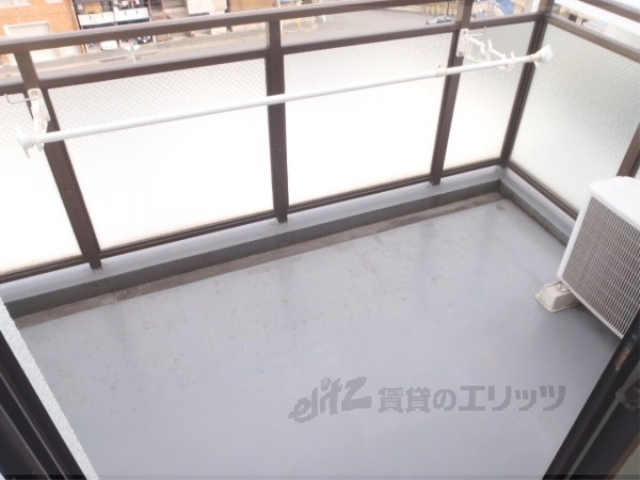 バルコニー　奥行きのあるベランダです