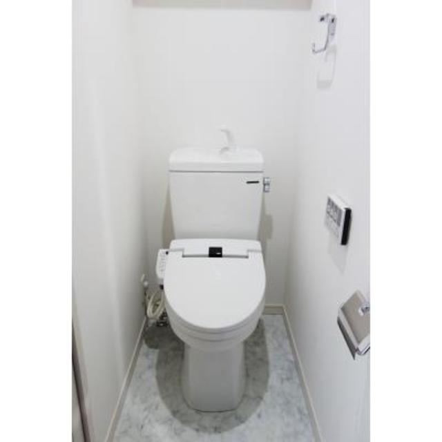 トイレ　※写真は同タイプ住戸です。