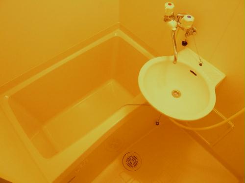 バス・シャワールーム　バス・トイレ別々です！