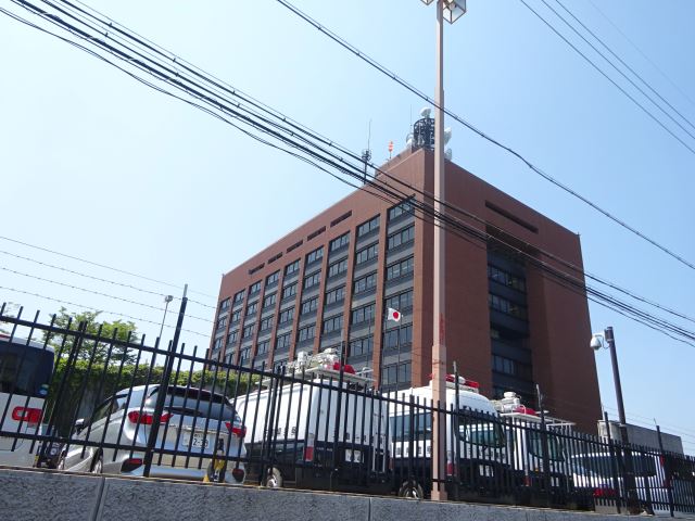 警察署・交番　三重県警察本部（警察署・交番）まで180m