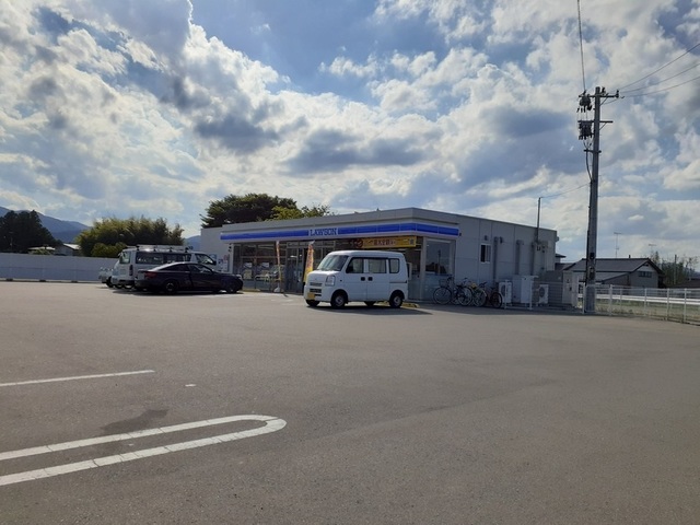 コンビニ　ローソン原町大木戸店（コンビニ）まで400m