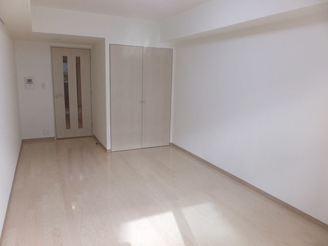 居室・リビング　洋室9.7帖フローリングのお部屋です