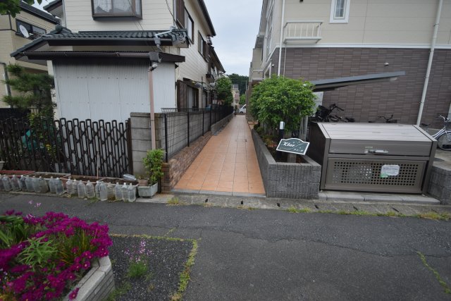 エントランス　清潔なエントランスです