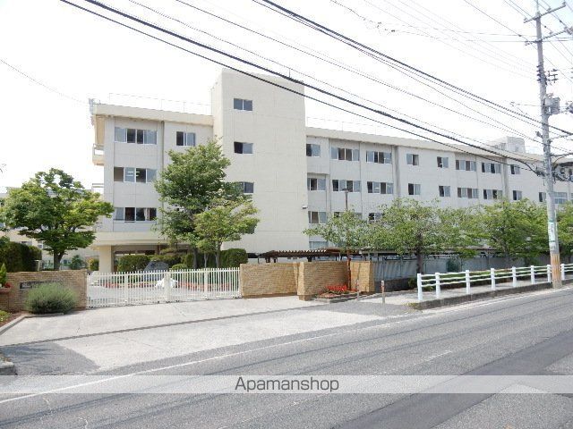 中学校　岡山市立　芳泉中学校（中学校）まで130m
