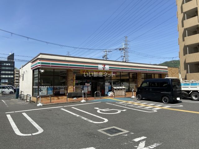 コンビニ　セブンイレブン 東大阪西石切町5丁目店（コンビニ）まで158m