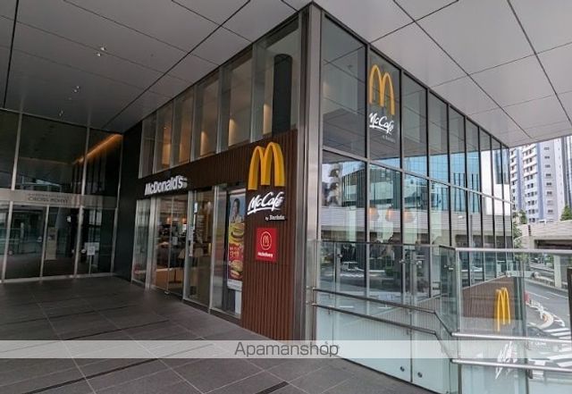 飲食店　マクドナルド六本木ヒルズ店（飲食店）まで574m
