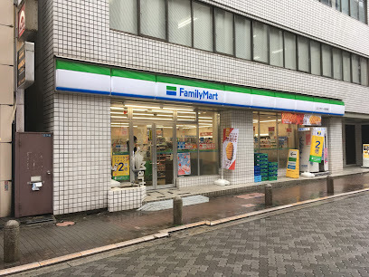 コンビニ　ファミリーマートエスプラナード赤坂店（コンビニ）まで300m