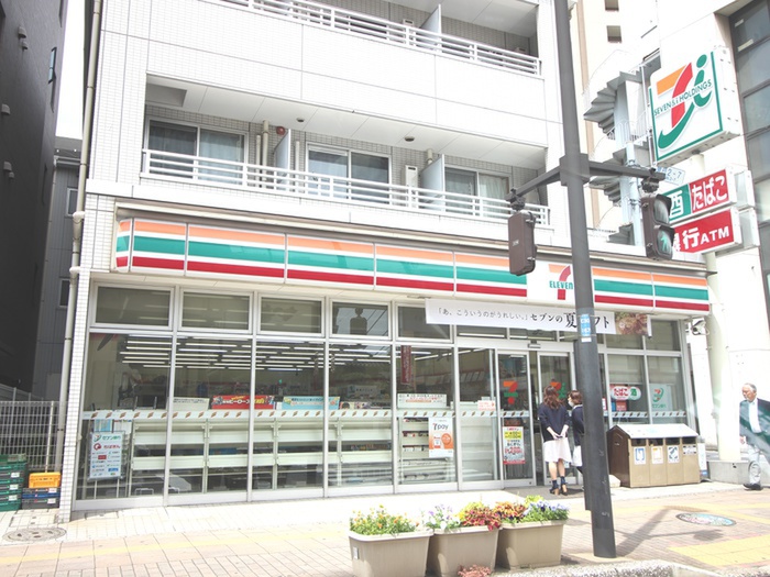 コンビニ　セブンイレブン（コンビニ）まで220m