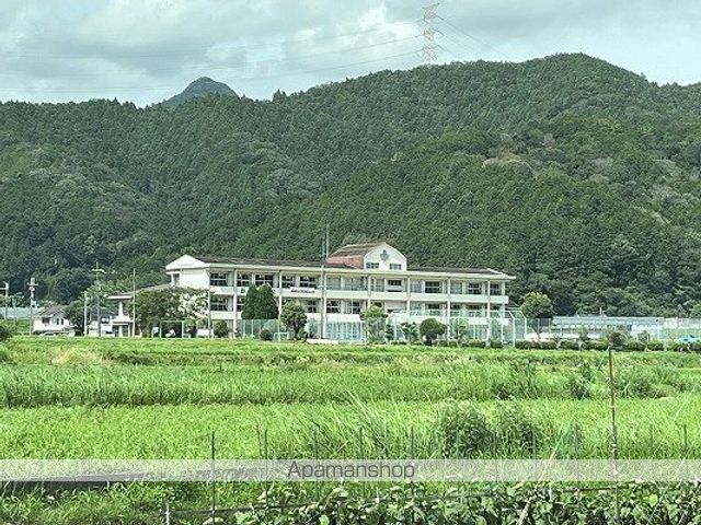 小学校　姫路市立小学校莇野小学校（小学校）まで4299m