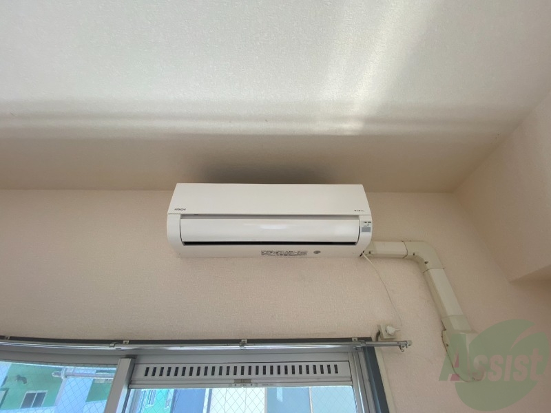 その他設備　部屋にはエアコンがあり、暑い日や寒い日もこれで安心です。