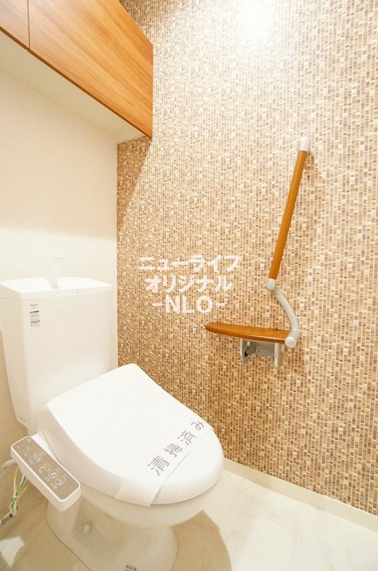 トイレ　温水洗浄便座仕様で清潔かつ快適です☆