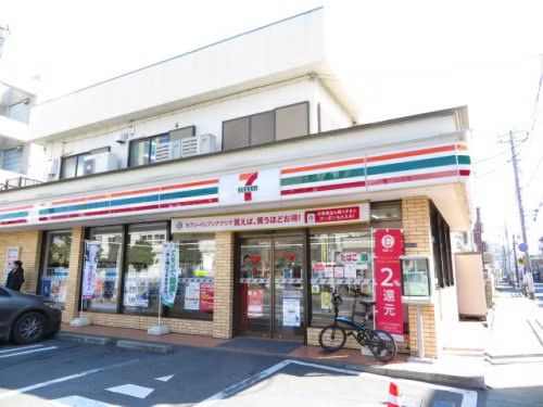 コンビニ　セブンイレブン市川宝店（コンビニ）まで810m