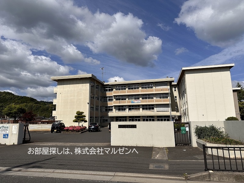 中学校　舞鶴市立城南中学校（中学校）まで1401m