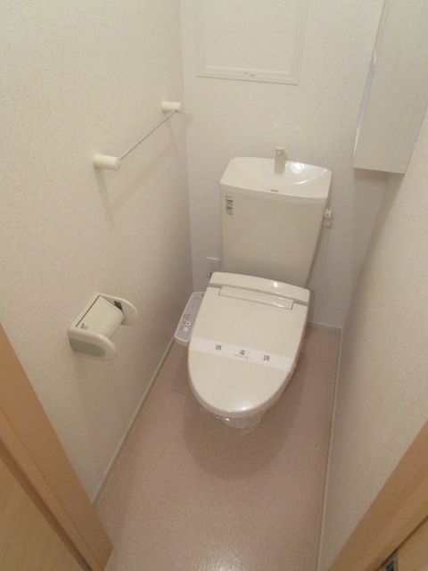 トイレ　★暖房洗浄便座付トイレです★