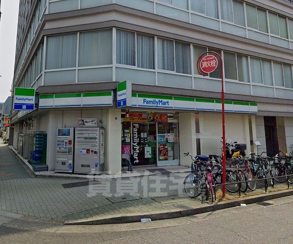 コンビニ　ファミリーマート　栄瓦通（コンビニ）まで102m