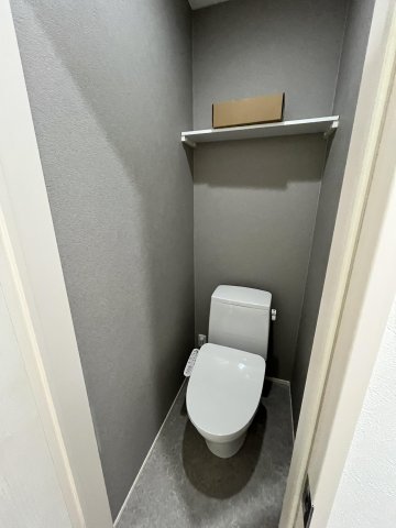 トイレ　※別号室の写真です。現況優先となります。