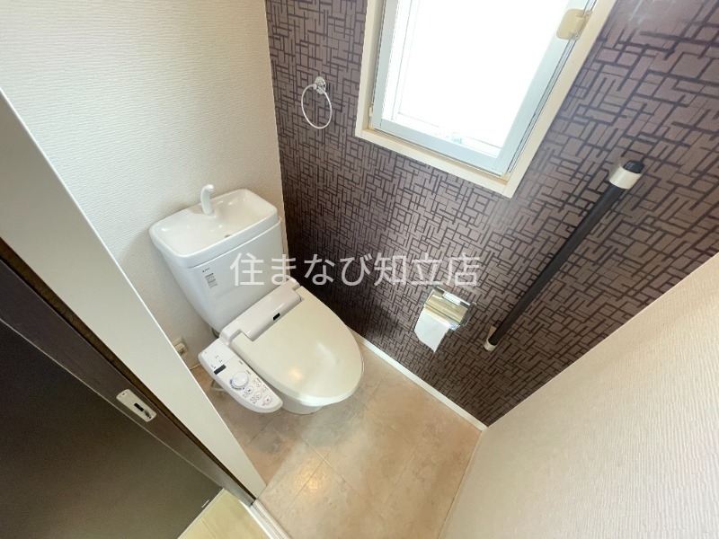 トイレ　清掃前　同型別部屋写真