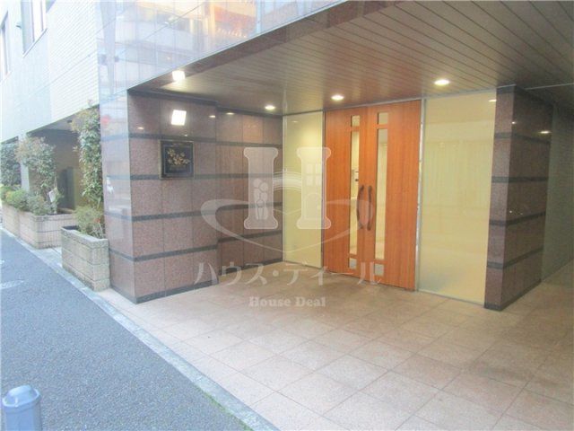 エントランス　ゆとりのあるエントランスです