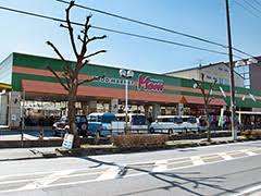 スーパー　フードマーケットＭｏｍ曲金店（スーパー）まで480m
