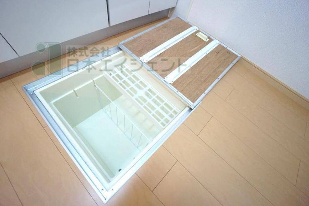 収納　床下収納