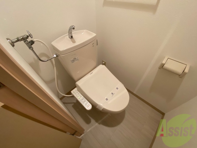 トイレ　こちらはトイレです。清潔感があり、安心して使用できます。