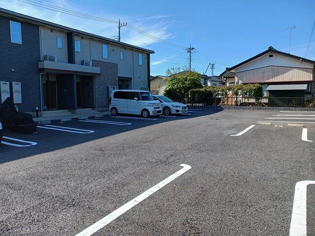 駐車場　駐車場に車を止められます